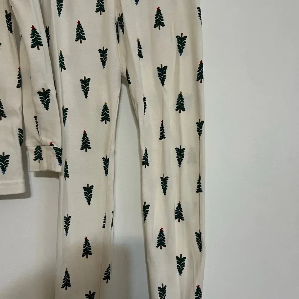 Gap organic holiday tree pajamas